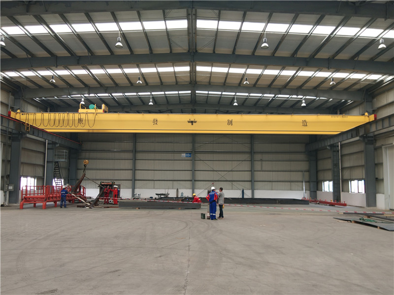 LH型双梁桥式起重机-3.jpg LH型双梁桥式起重机